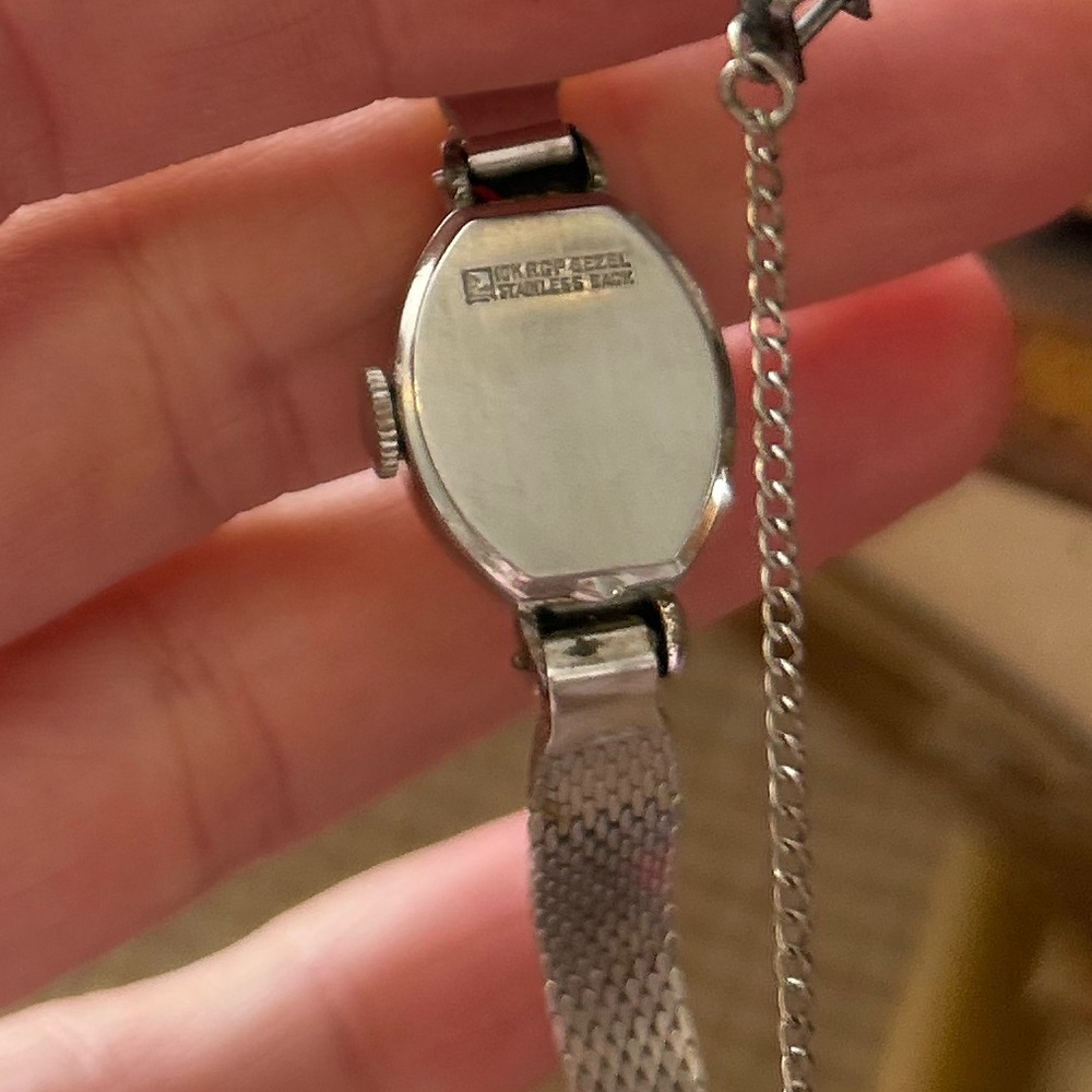 Antique Dainty Deco Watch - Picture 6 of 10